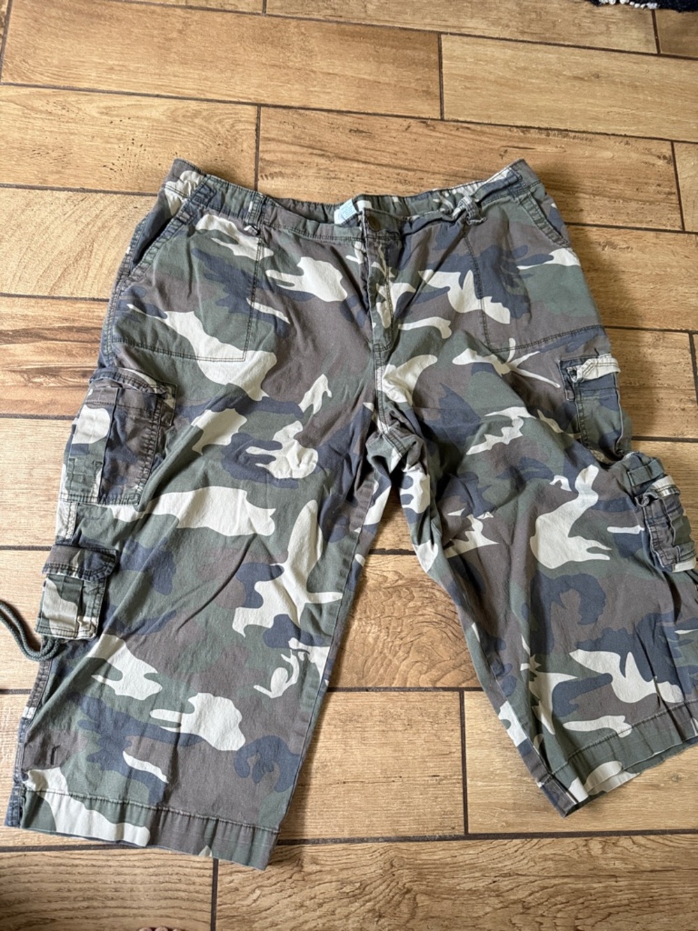 Women's Camo Cargo Capri - Green Multi